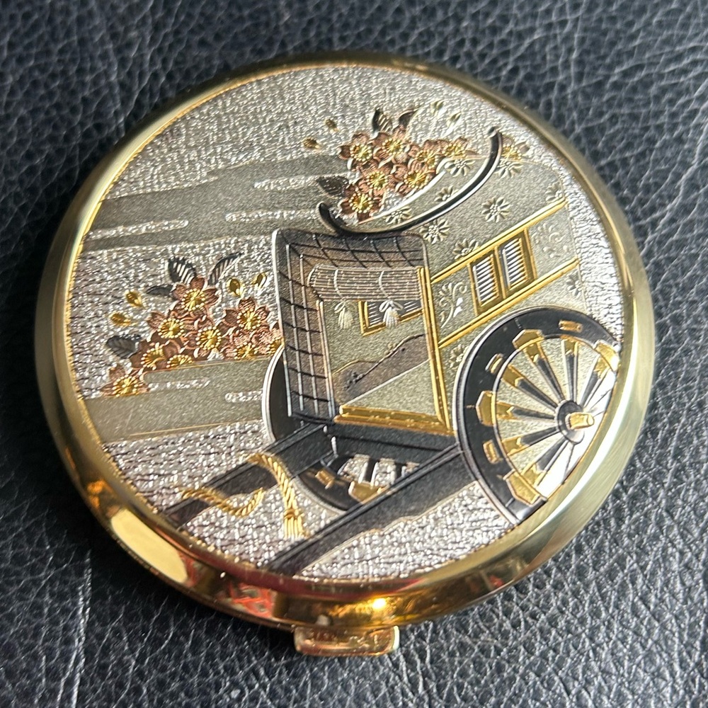 Vintage Gold NACON Japan Compact with Gold, Silver & Rose Gold Oriental Scene